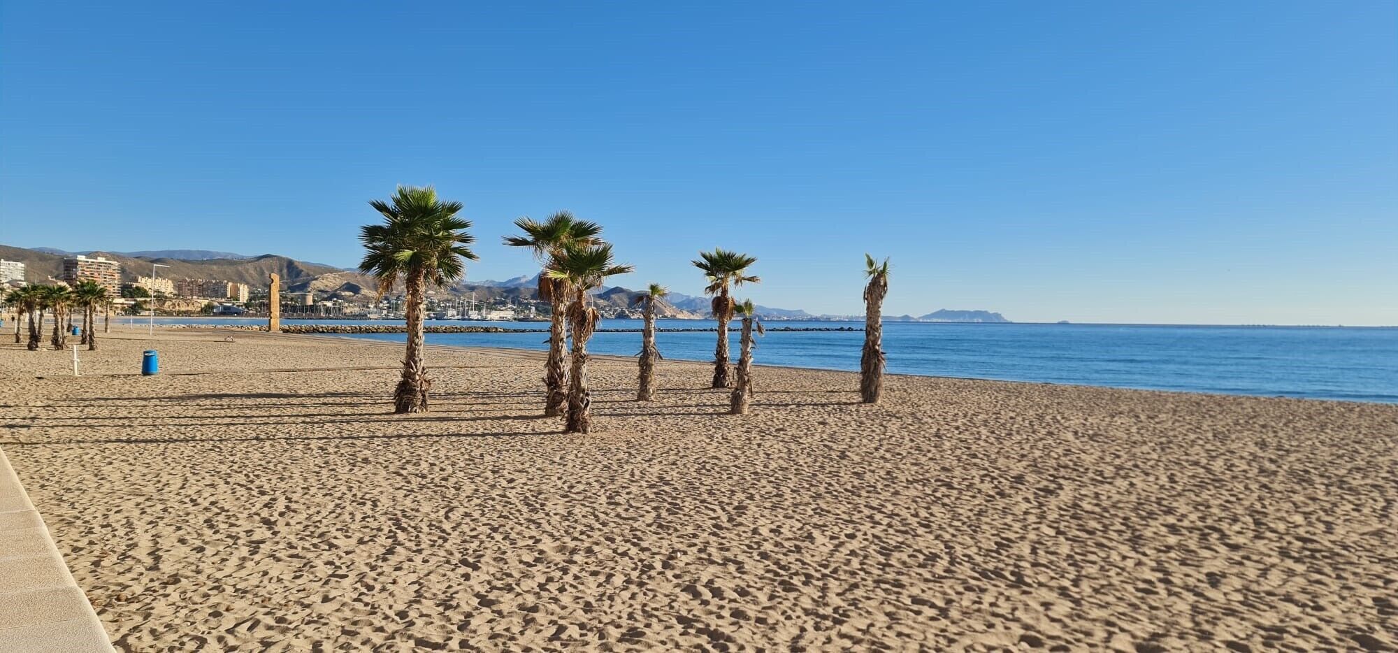 Beach nearby, sun loungers