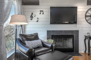 TV connectée, cheminée