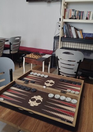 Books - Ivy Hostel Cafe (Istanbul)