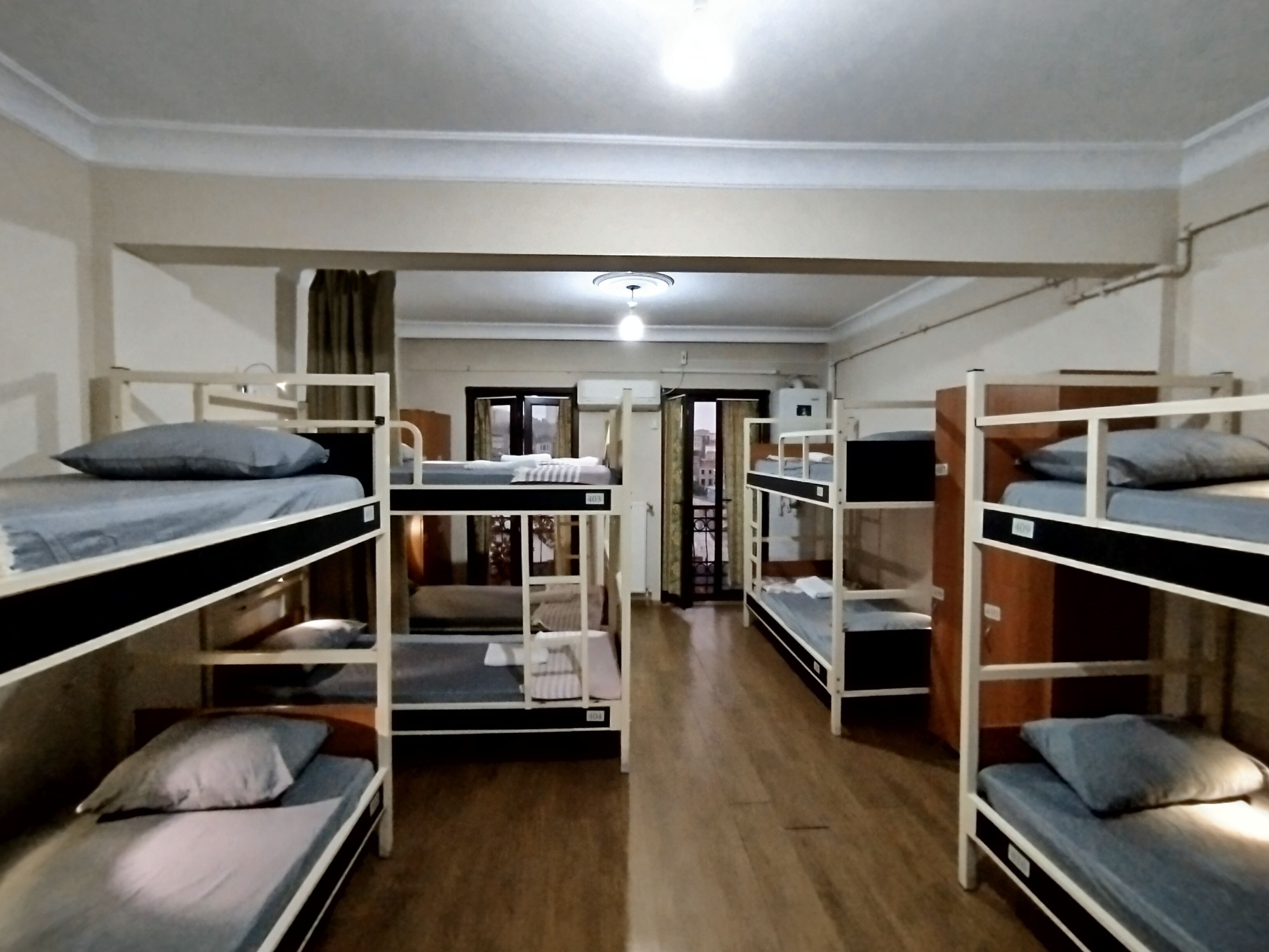 1 Bed in 10-Bed Mixed Dormitory | Ropa de cama de alta calidad y insonorización 