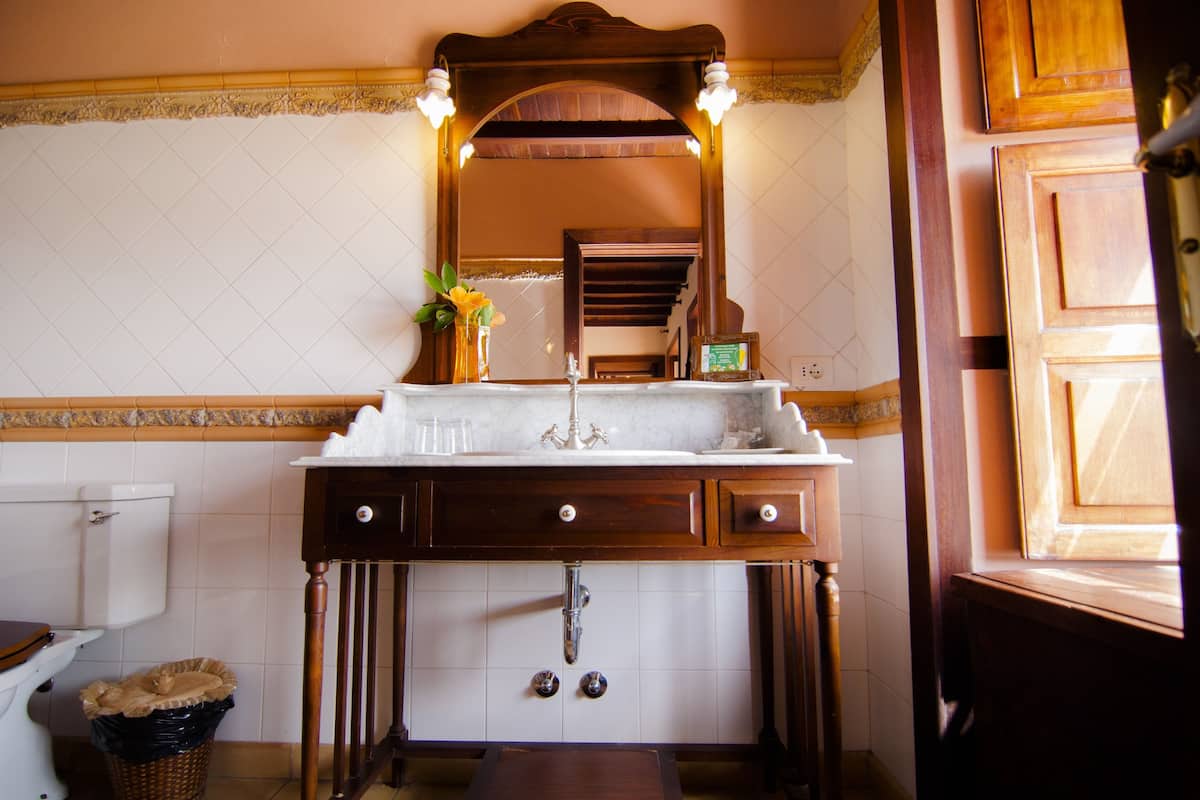 1 bedroom, in-room safe, desk, free wifi