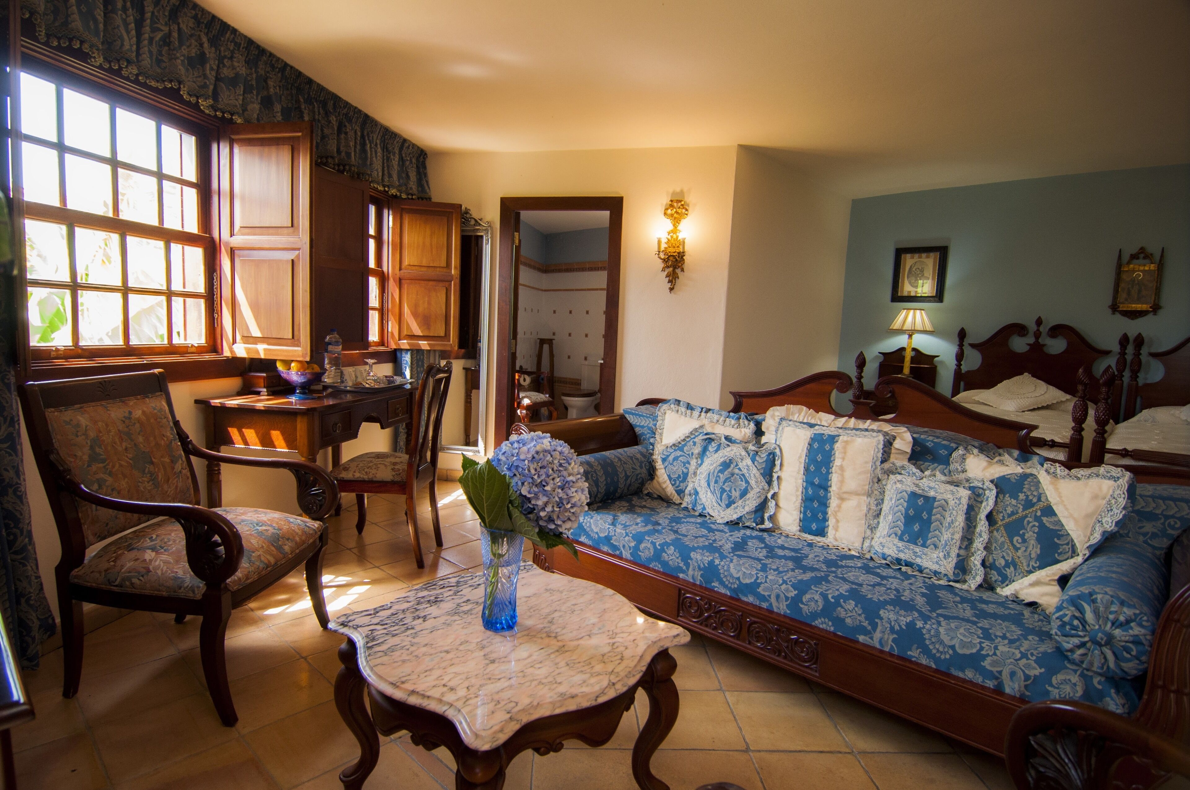 triple room, sea view | 1 bedroom, in-room safe, desk, free wifi