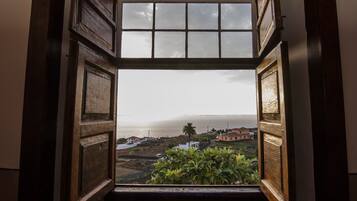 Habitación triple, vista al mar | Vista desde la habitación