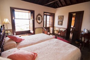 Caja de seguridad en la habitación, escritorio y wifi gratis 