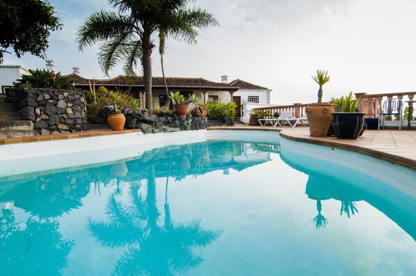 Outdoor pool - Finca Arminda (Villa de Mazo)