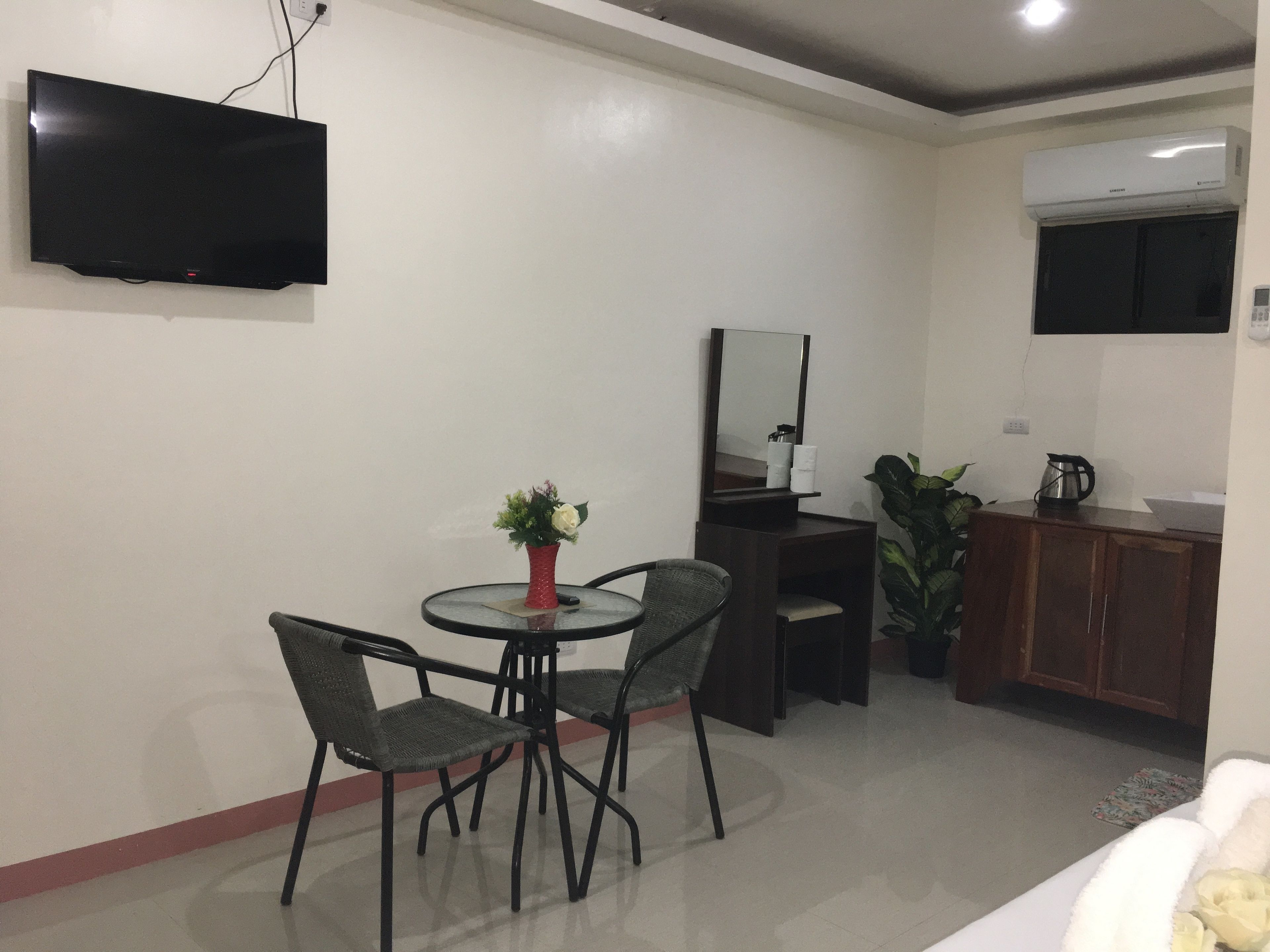 1 bedroom, desk, soundproofing, free wifi