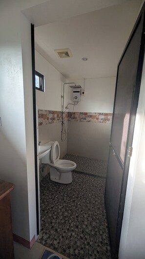Bathroom - Aloha Seaside  Resort (San Juan)
