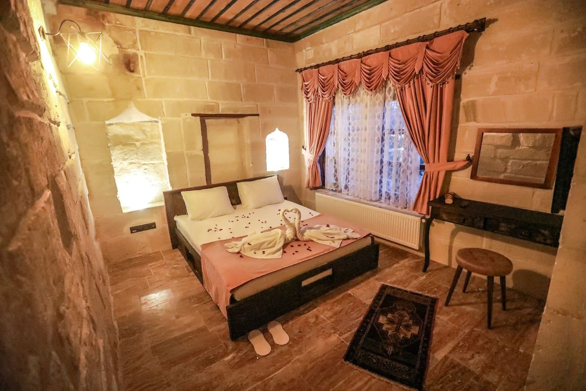 Design Room (Deniz) | 1 bedroom, premium bedding, down comforters, memory foam beds
