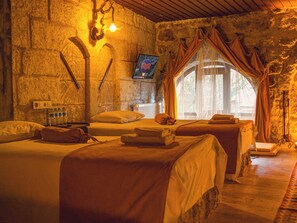 Eysan Stone Family Suite | 1 多间卧室、高档床上用品、羽绒被、记忆海绵床垫