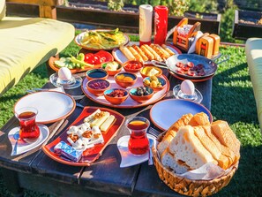 Lunch and dinner served - Mahperi Cappadocia Cave (Nevsehir)