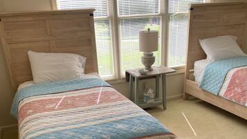 2 chambres, fer et planche à repasser, Wi-Fi gratuit, draps fournis