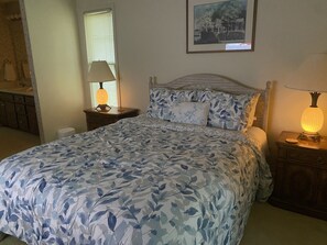 2 bedrooms, iron/ironing board, free WiFi, bed sheets - Savannah Lakes Townhome (McCormick)