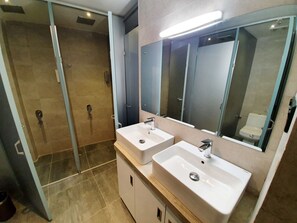 Regadera, regadera tipo lluvia, amenidades de baño gratuitas 