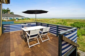 Cottage, 2 Bedrooms, Non Smoking, Ocean View | Beach/ocean view