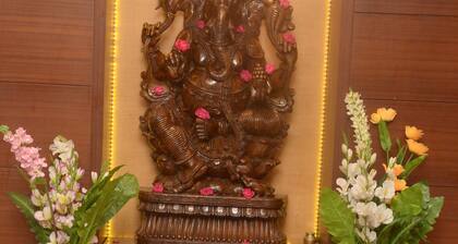 Hotel Kanakabhishegam