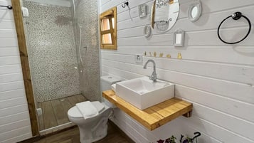 Shower, free toiletries, hair dryer, towels