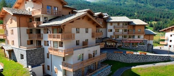 Spacious 5-pers apartment at the slopes with parking and WiFi