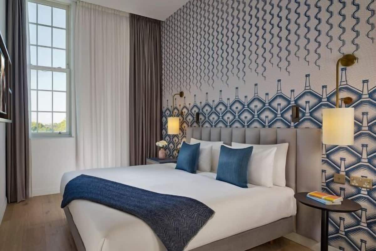 1 bedroom, in-room safe, individually decorated, individually furnished