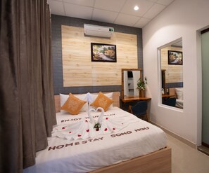 Deluxe Single Room | Minibar, desk, free WiFi, bed sheets - Homestay Songngu Pisces (Can Tho)