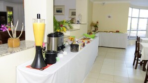 Breakfast buffet - Hotel New Tokyo (Capitao Poco)