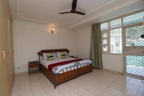 Rollaway beds, free WiFi, bed sheets