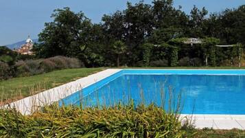 Piscina stagionale all'aperto