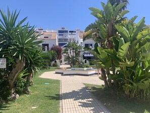 المنطقة المحيطة بالمنشأة