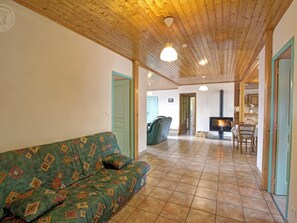 Télévision, cheminée