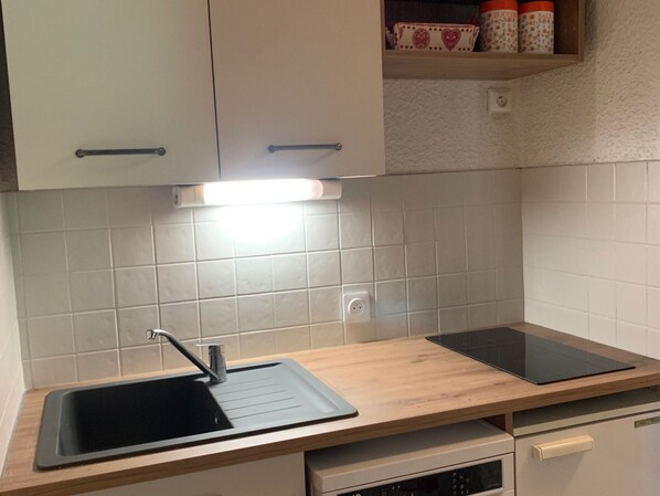 Refrigerador, microondas, horno y lavavajillas 