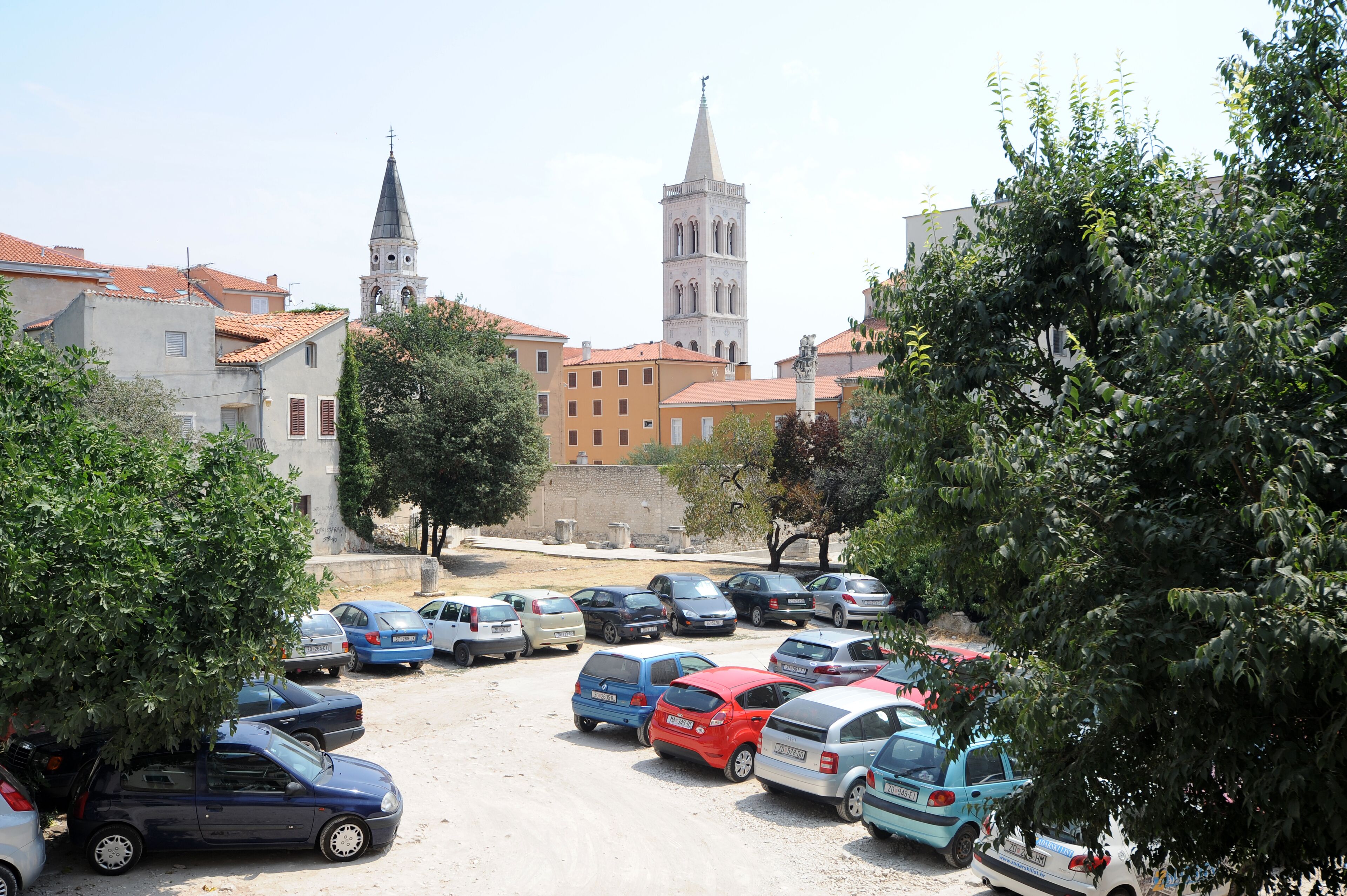 Photo - Silver & Gold Luxury Rooms