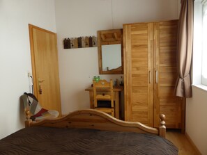 Habitación doble Confort, 1 cama Queen size, para no fumadores, vista a la montaña (Beige) | Ropa de cama de alta calidad y caja de seguridad en la habitación