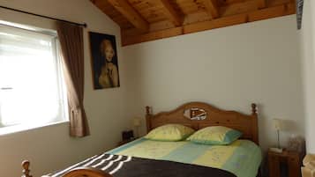 Comfort Double Room, 1 Queen Bed, Non Smoking, Mountain View (Beige) | Premium bedding, in-room safe, individually decorated