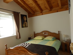 Comfort Double Room, 1 Queen Bed, Non Smoking, Mountain View (Beige) | Premium bedding, in-room safe, individually decorated - B&B Les Acacias (Bagnes)