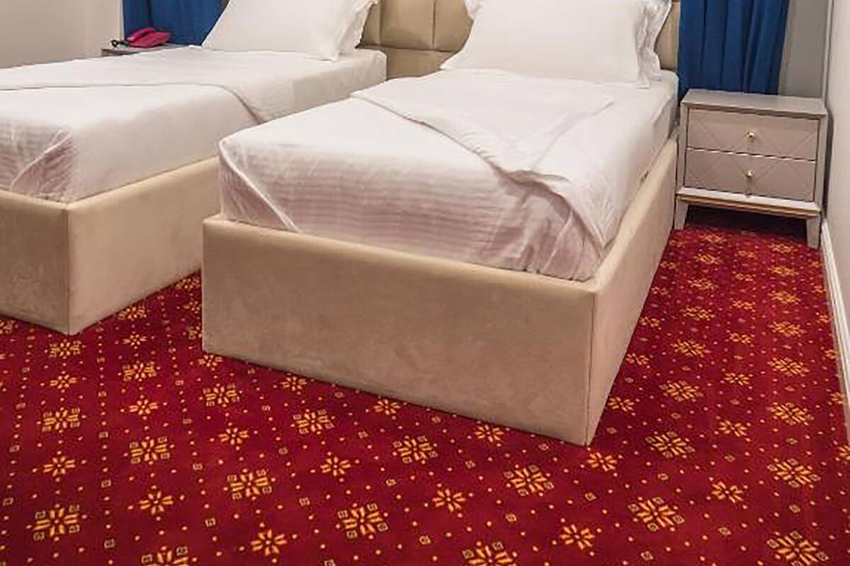 Quarto duplo standard | Roupas de cama antialérgicas, escrivaninha