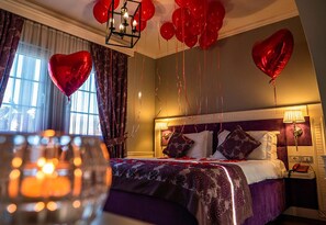 Quarto casal luxo | Roupas de cama antialérgicas, escrivaninha