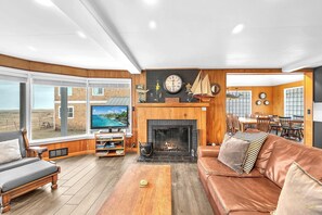 TV, fireplace, DVD player, table football - Beautiful Pet Friendly Beachfront Home, Steps to Sand, Close to Promenade & Town (Seaside)