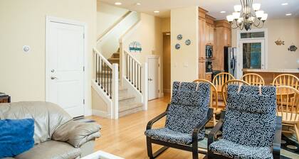 Central Lincoln City Beach House 10 vierasta ja oman koiran kumppani!