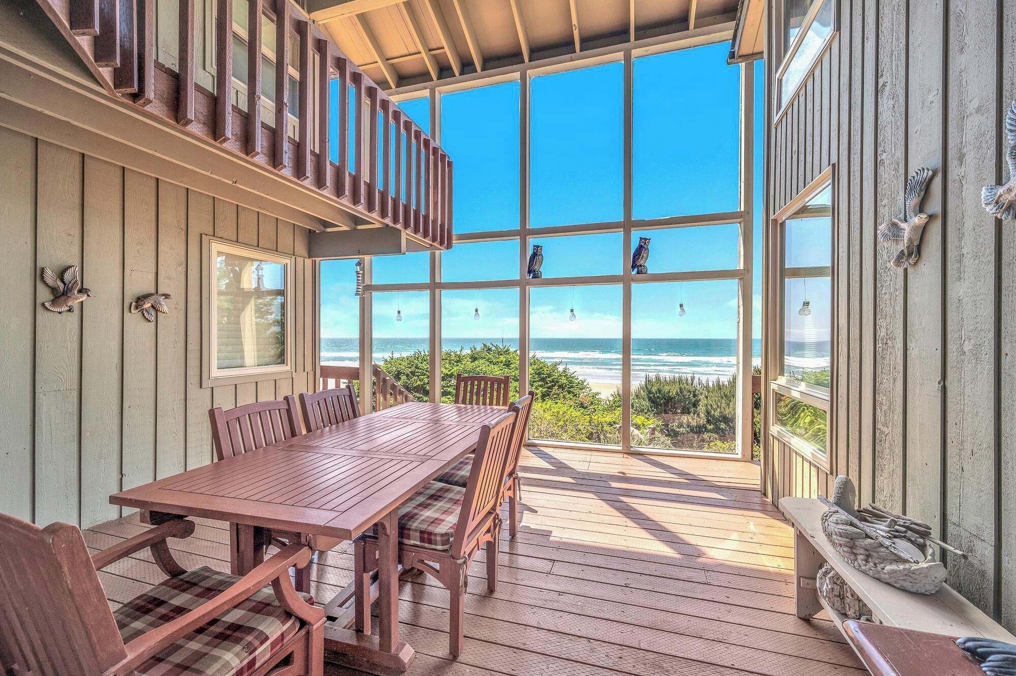 Beachfront Cottage with Easy Beach Access in the Heart of Seal Rock