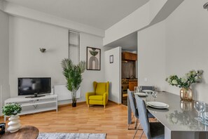 Exclusive Apartment, 1 Bedroom, Non Smoking, Kitchenette | Living area