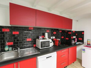 Fridge, microwave, dishwasher, coffee/tea maker