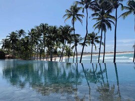 3 indoor pools, sun loungers