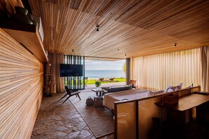 Bungalow Presidenziale, sauna (Vila Nordestina Carmel) | Biancheria da letto di alta qualità, materassi a doppio strato, minibar