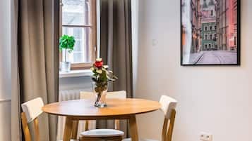 Apartment | Eigene Küche | Kühlschrank, Ofen, Herdplatte, Geschirrspüler
