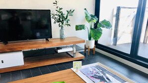 Apartment (2 Bedrooms) | Television - 27 Docklands (Docklands)