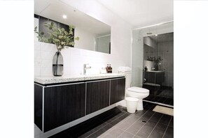 Apartment (2 Bedrooms) | Bathroom