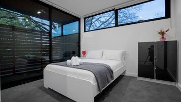 3 bedrooms, iron/ironing board, bed sheets