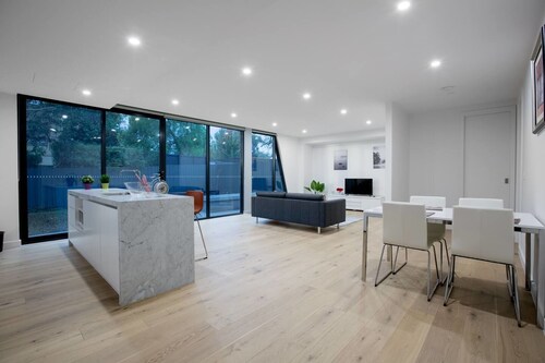 106 Modern Prestige 3-storey New Establishment