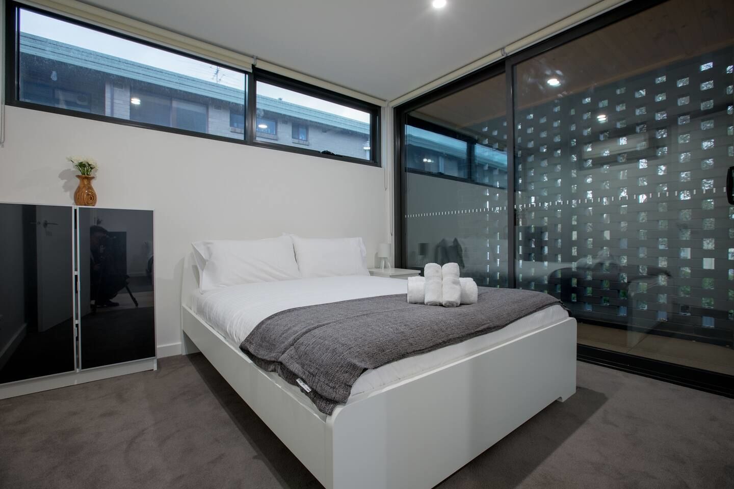 3 bedrooms, iron/ironing board, bed sheets