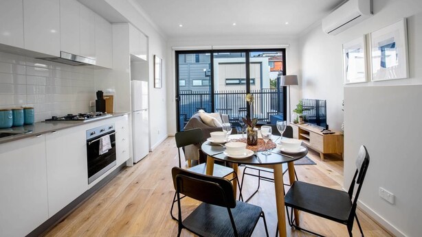 Private kitchen - 89 Fancy Doncaster Home (Doncaster)