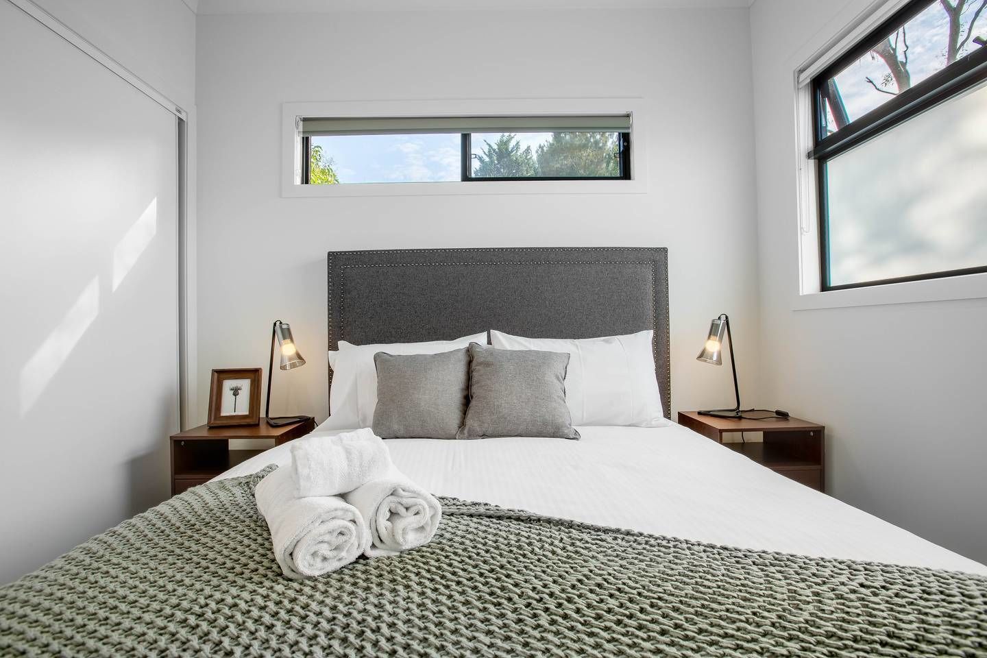 2 bedrooms, iron/ironing board, bed sheets